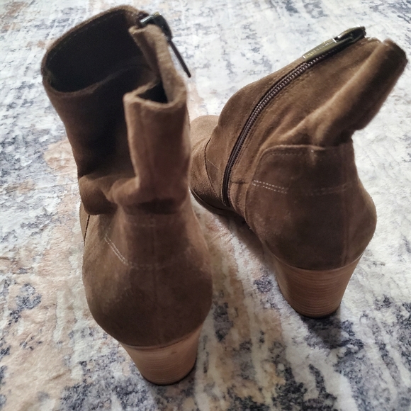 NWOT Franco Sarto Gianella Leather Suede Ankle Boots with heels Size 10. - Picture 3 of 9